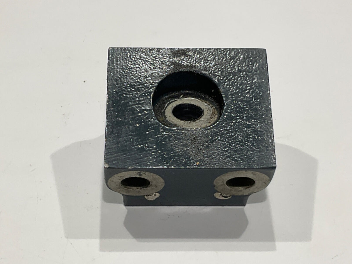 P/N: LW-15618 Lycoming Mounting Bracket (AR)