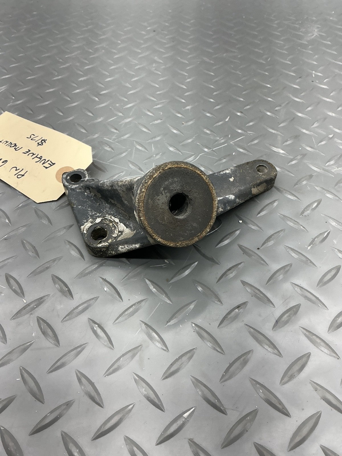 P/N: 625079 Engine Mount Leg (AR) - for one