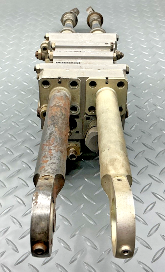P/N:  103-62-0 GAMD Servo-Control Jack - for one