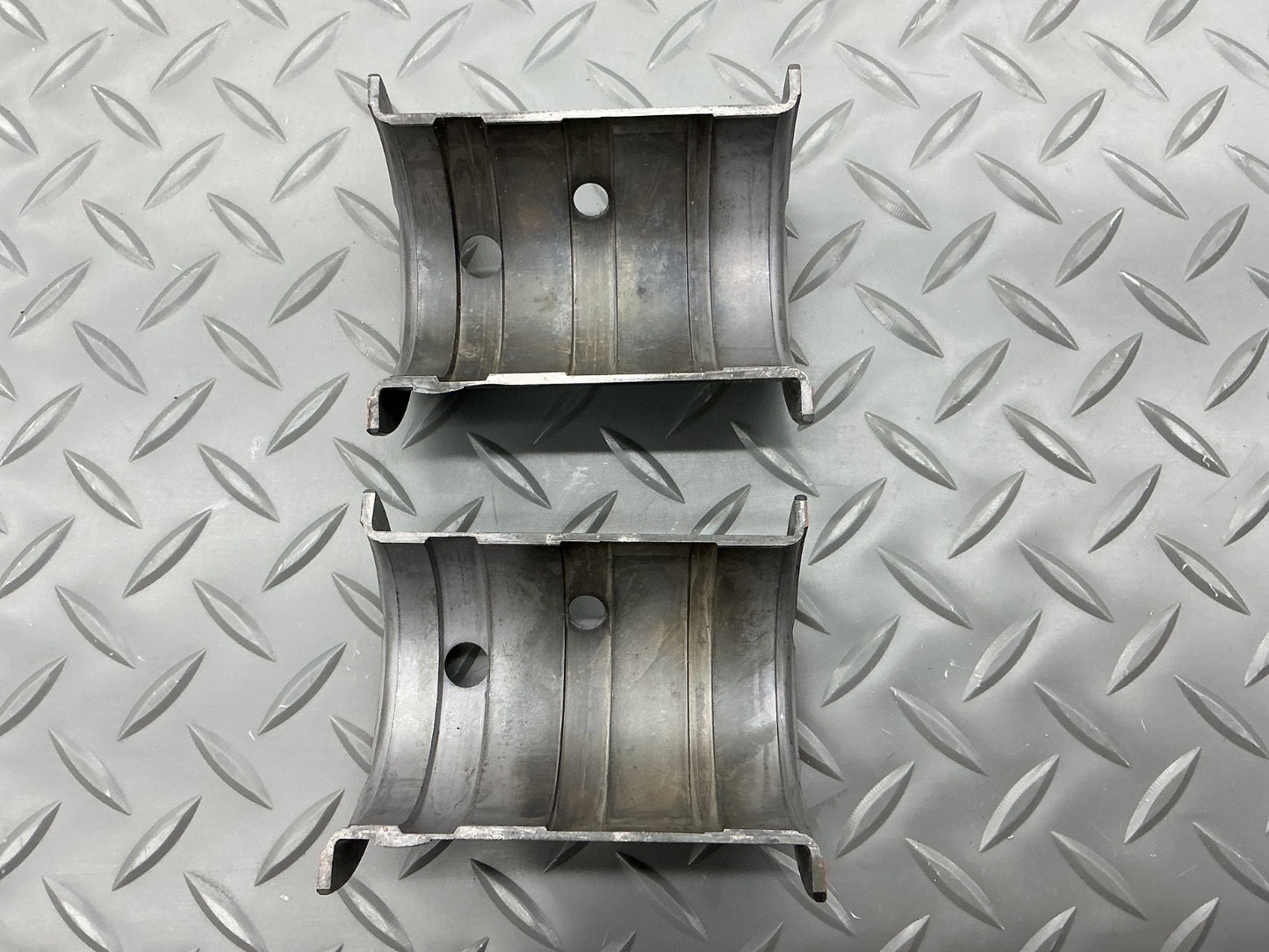 P/N: 627246 Continental Main Bearing Set - Set of 2 (NOS)