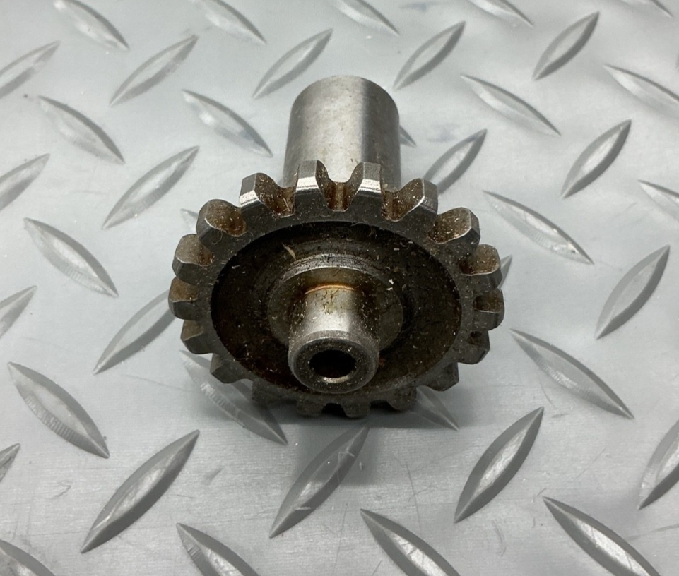 P/N: 352018 Continental Shaft Gear (NOS)