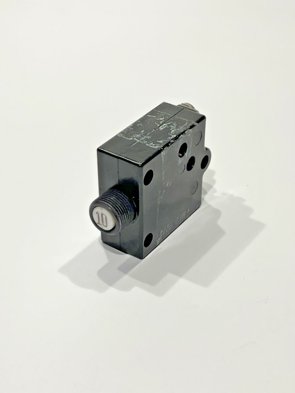 P/N: 435-210-105 Circuit Breaker (AR) 10 Amp - Duchess 76