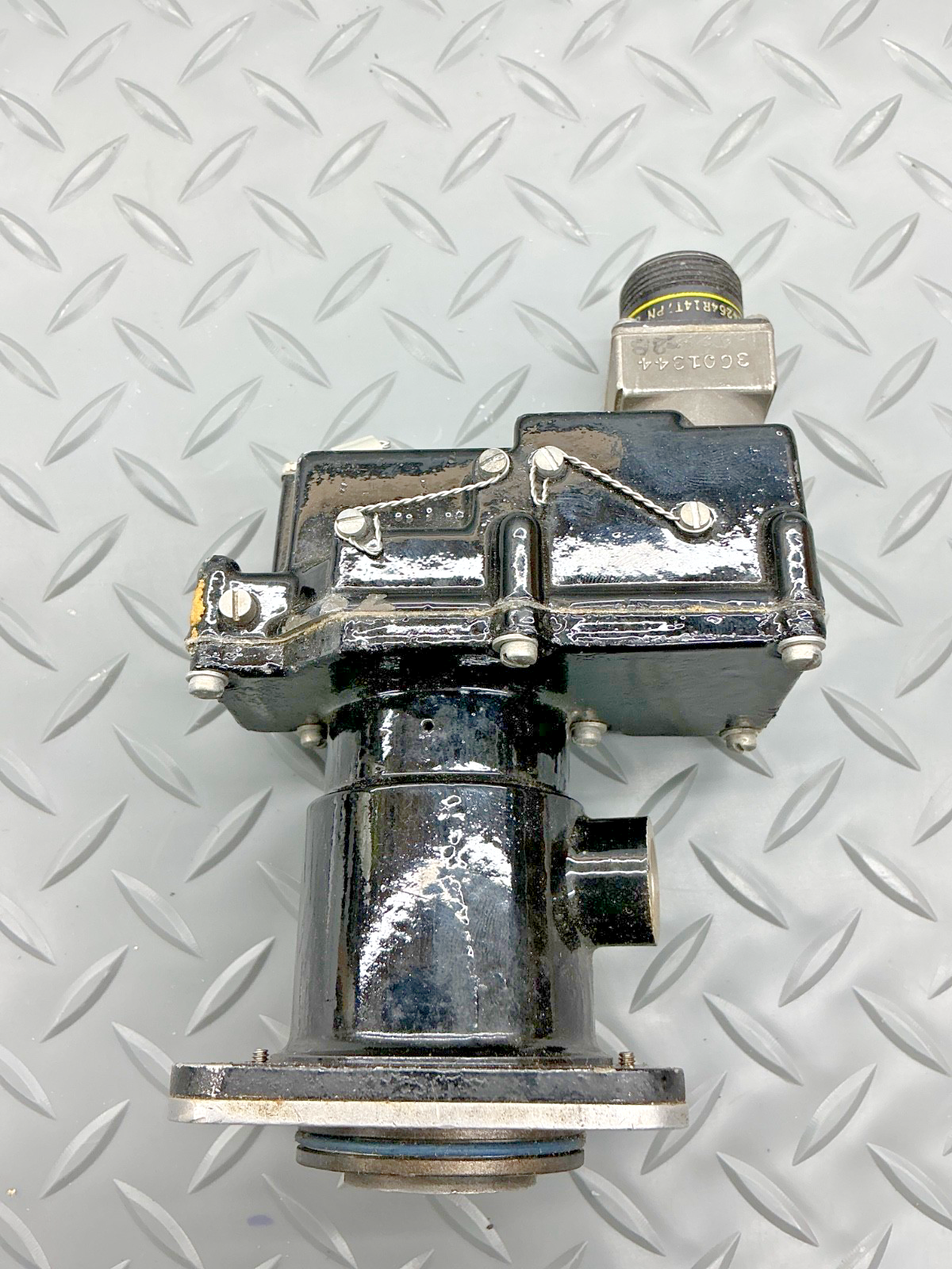 P/N: 3601030-10 Airesearch Centrifugal Switch - Core (AR) - for one