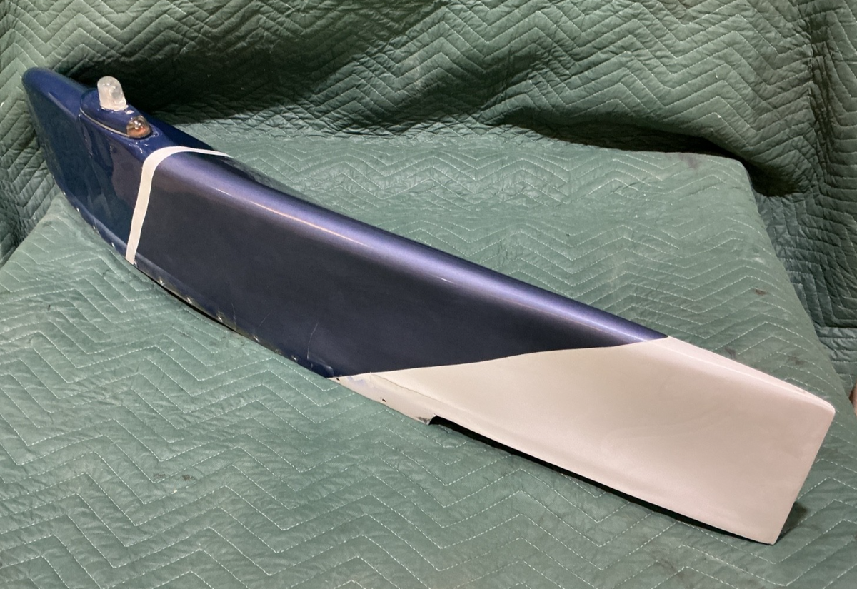 P/N: RH Wing Tip and Strobe Light Beechcraft Duchess Model 76 (AR)