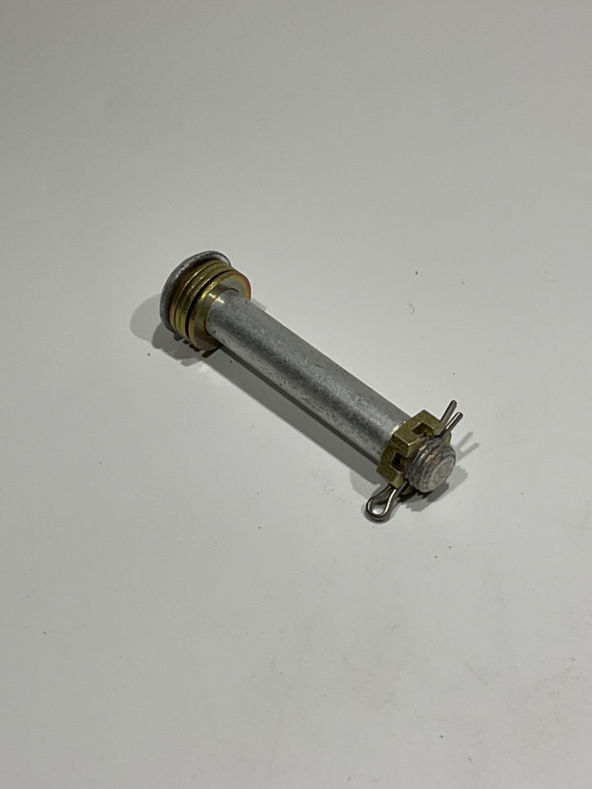P/N: AN27–44 Bolt